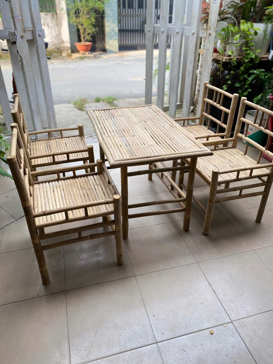 BỘ BÀN GHẾ TRE  NHÀ KHÁCH ,QUÁN ĂN