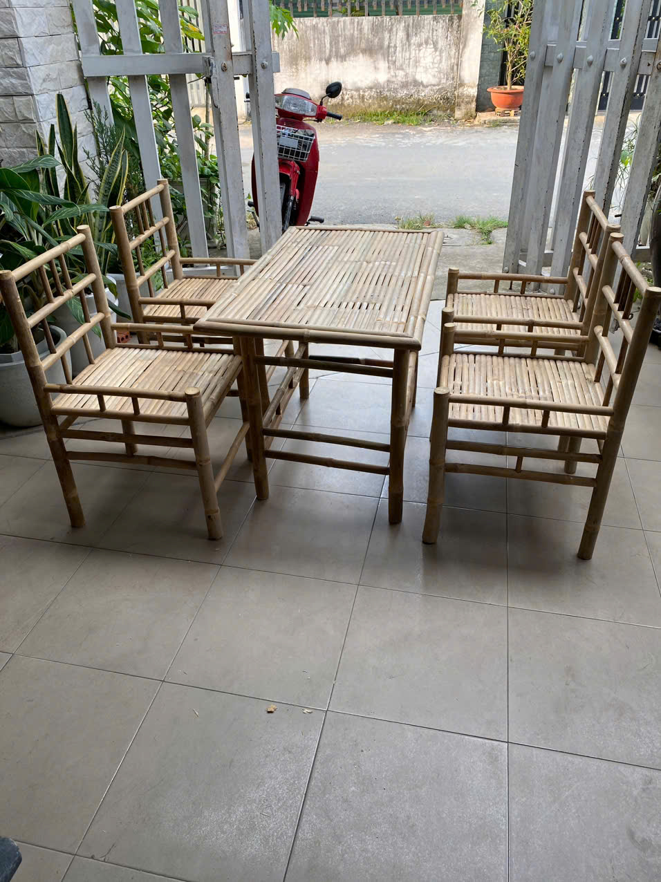 BỘ BÀN GHẾ TRE  NHÀ KHÁCH ,QUÁN ĂN